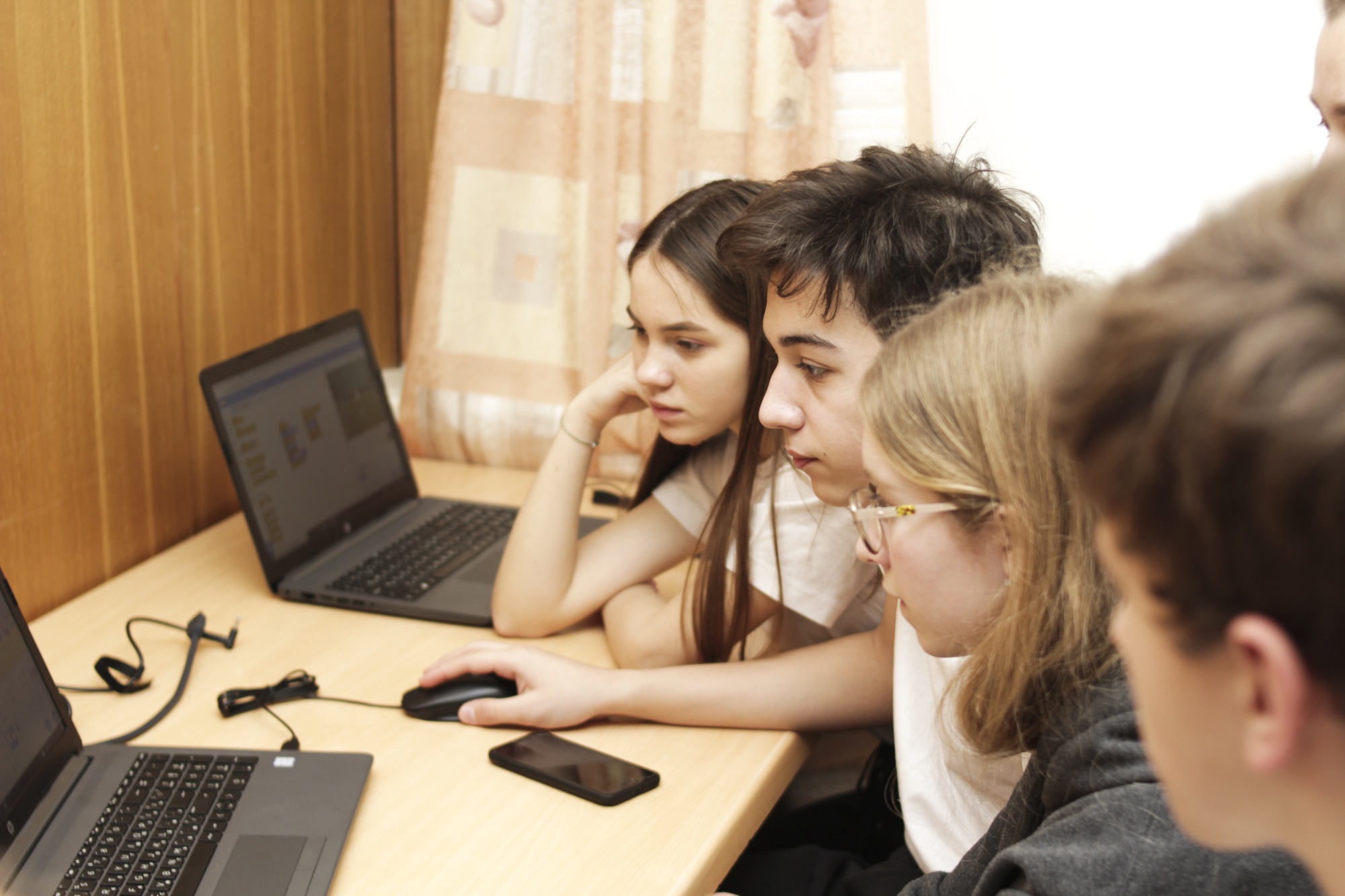 Студенты Нижегородского педагогического университета помогают в учёбе воспитанникам детских домов