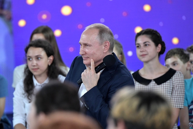 Президент России посетил Образовательный центр «Сириус»