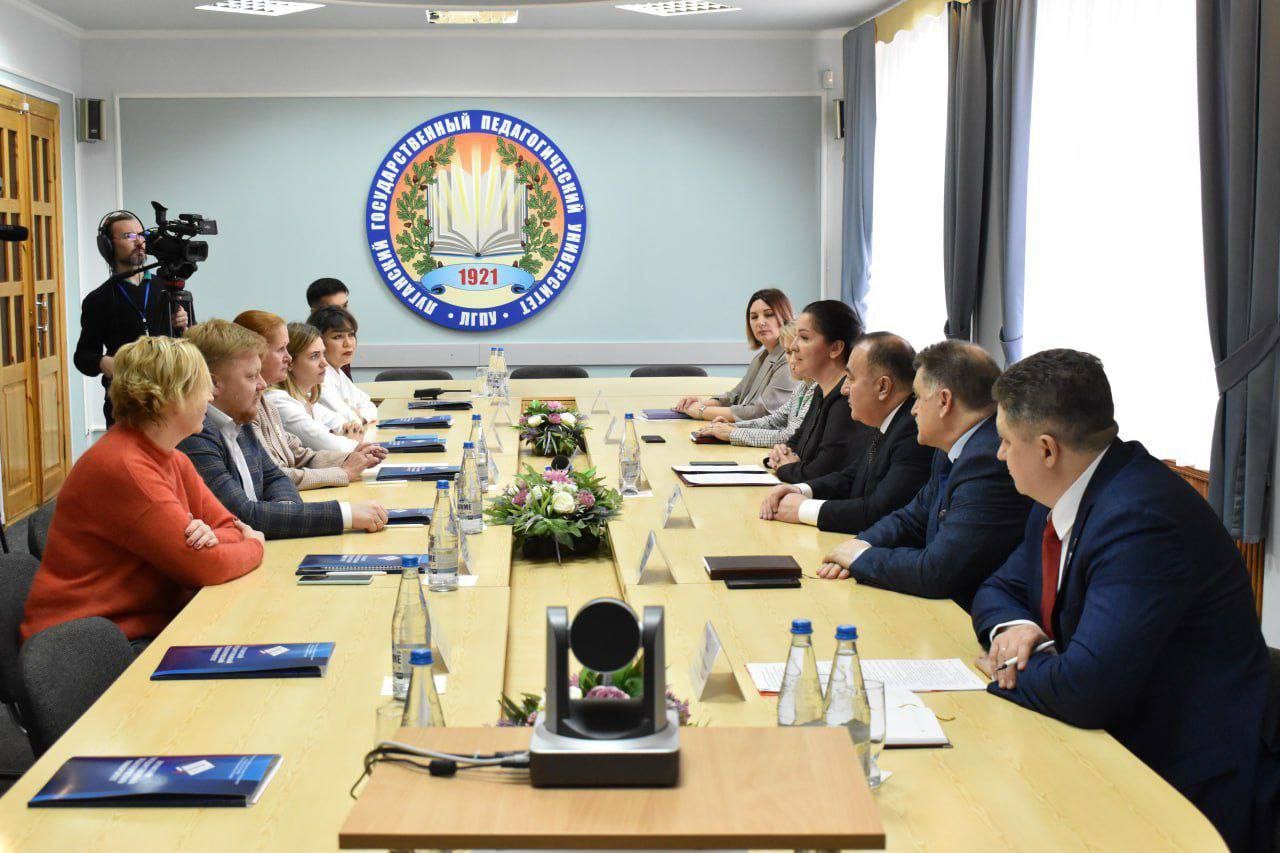 Луганский педуниверситет расширит сотрудничество с другими педагогическими вузами страны