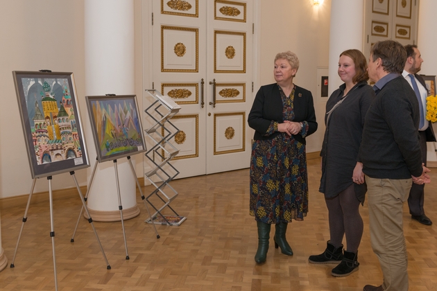 В Минобрнауки России открылась выставка Международного конкурса детского рисунка имени Нади Рушевой