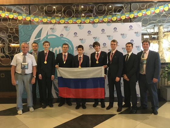 Пять золотых медалей получили российские школьники на Международной физической олимпиаде